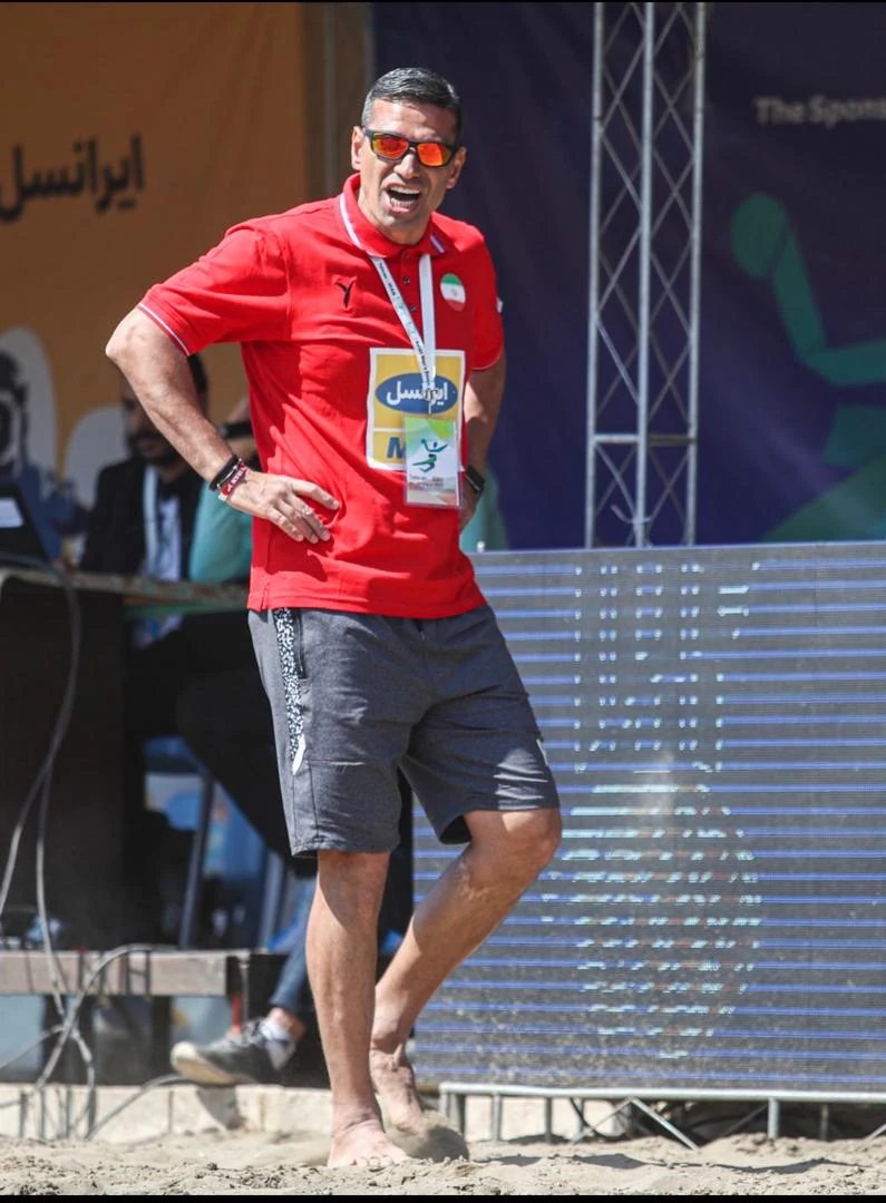 Mehdi Ghashghaei Rad at a beach handball event